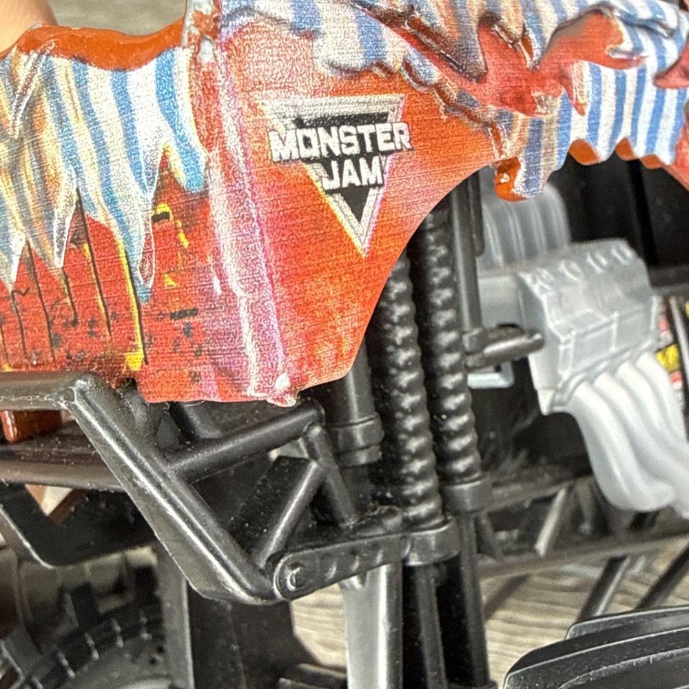 Monster Jam Zombie Diecast BKT Tires Monster Truck 1/24 Scale - Picture 13 of 13